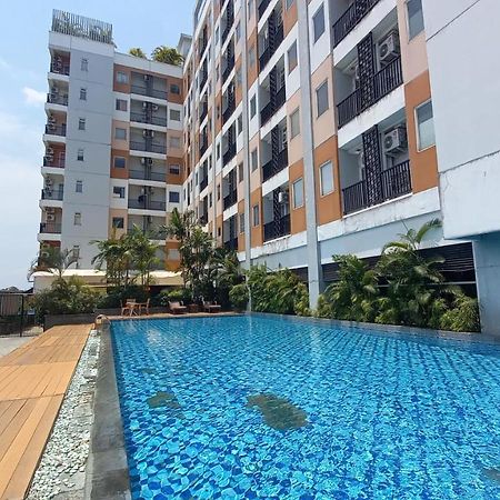 Apartemen Student Castle 요그야카르타 외부 사진