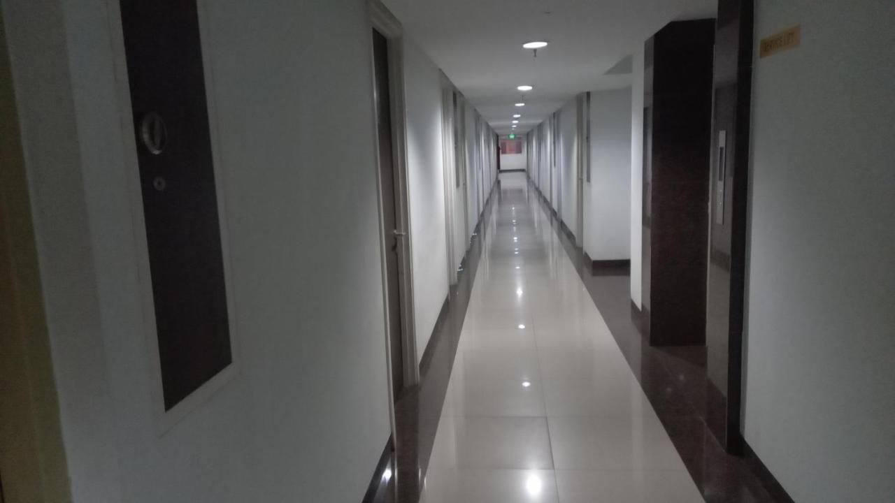 Apartemen Student Castle 요그야카르타 외부 사진